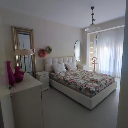 Apartament Evi's House Nea Iraklitsa