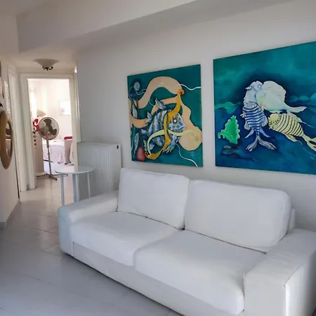 Evi's House Апартамент *