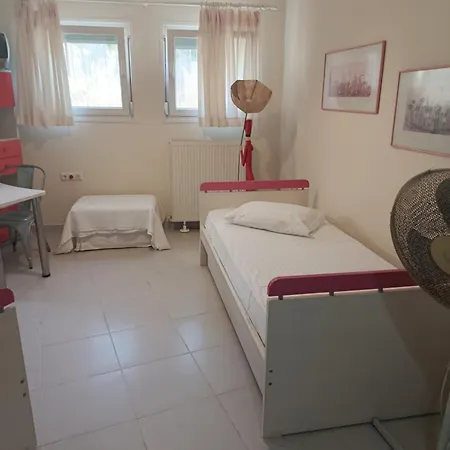 Evi's House Apartament *