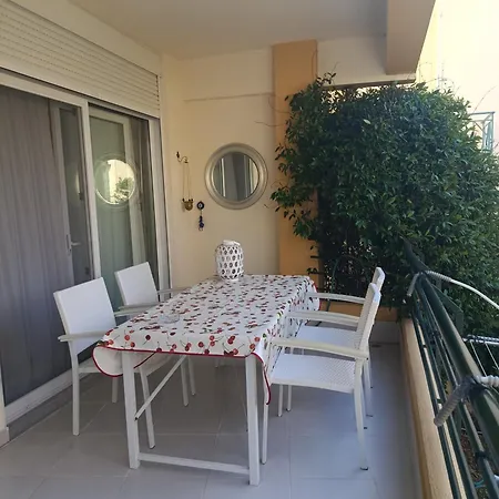 Evi's House Apartament *