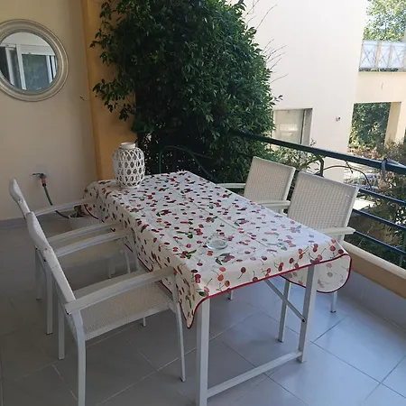 Evi's House Apartament *